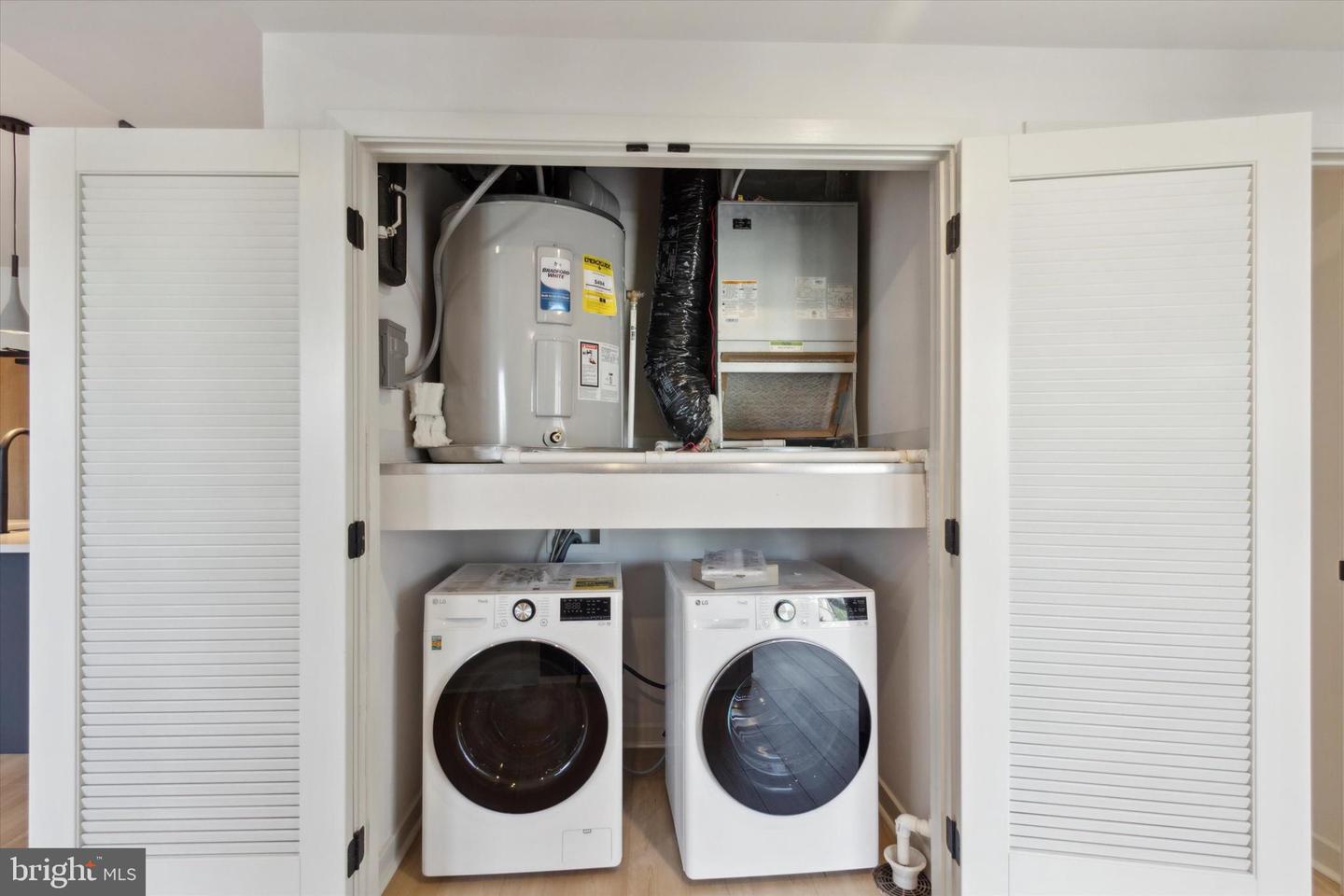 1775 N American St #studio Property Photo 10