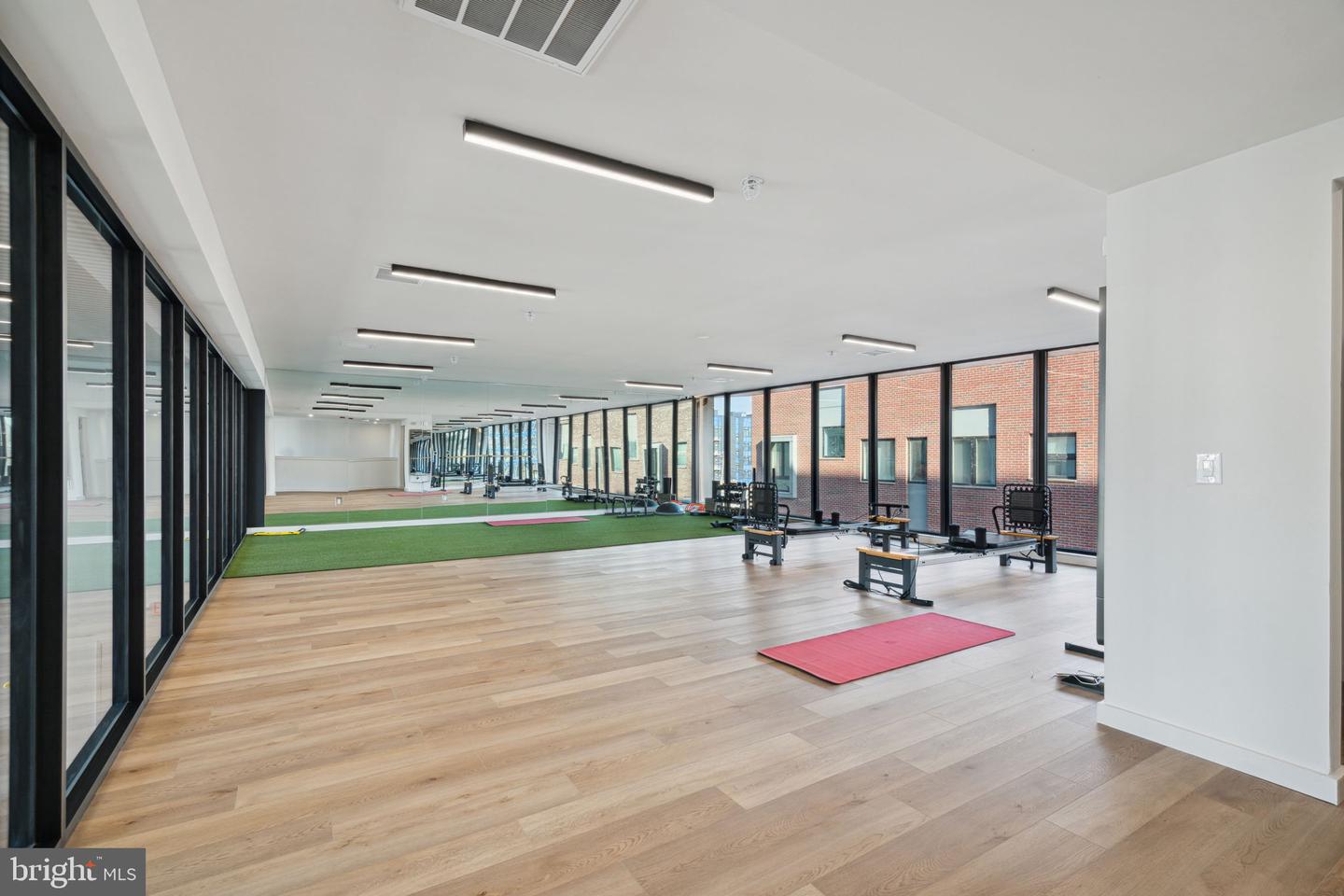 1775 N American St #studio Property Photo 17