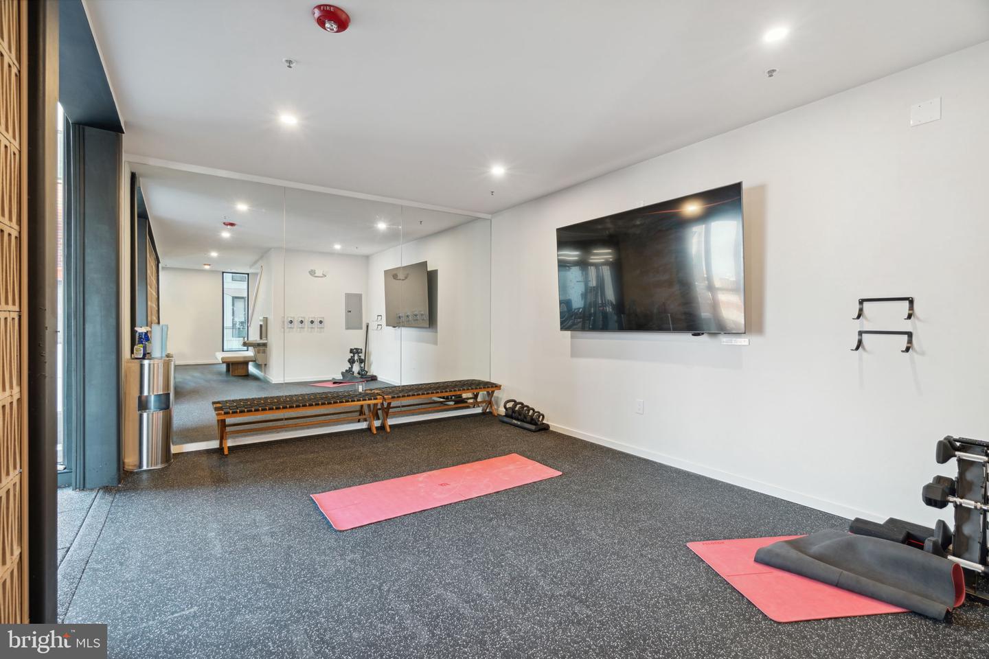 1775 N American St #studio Property Photo 18