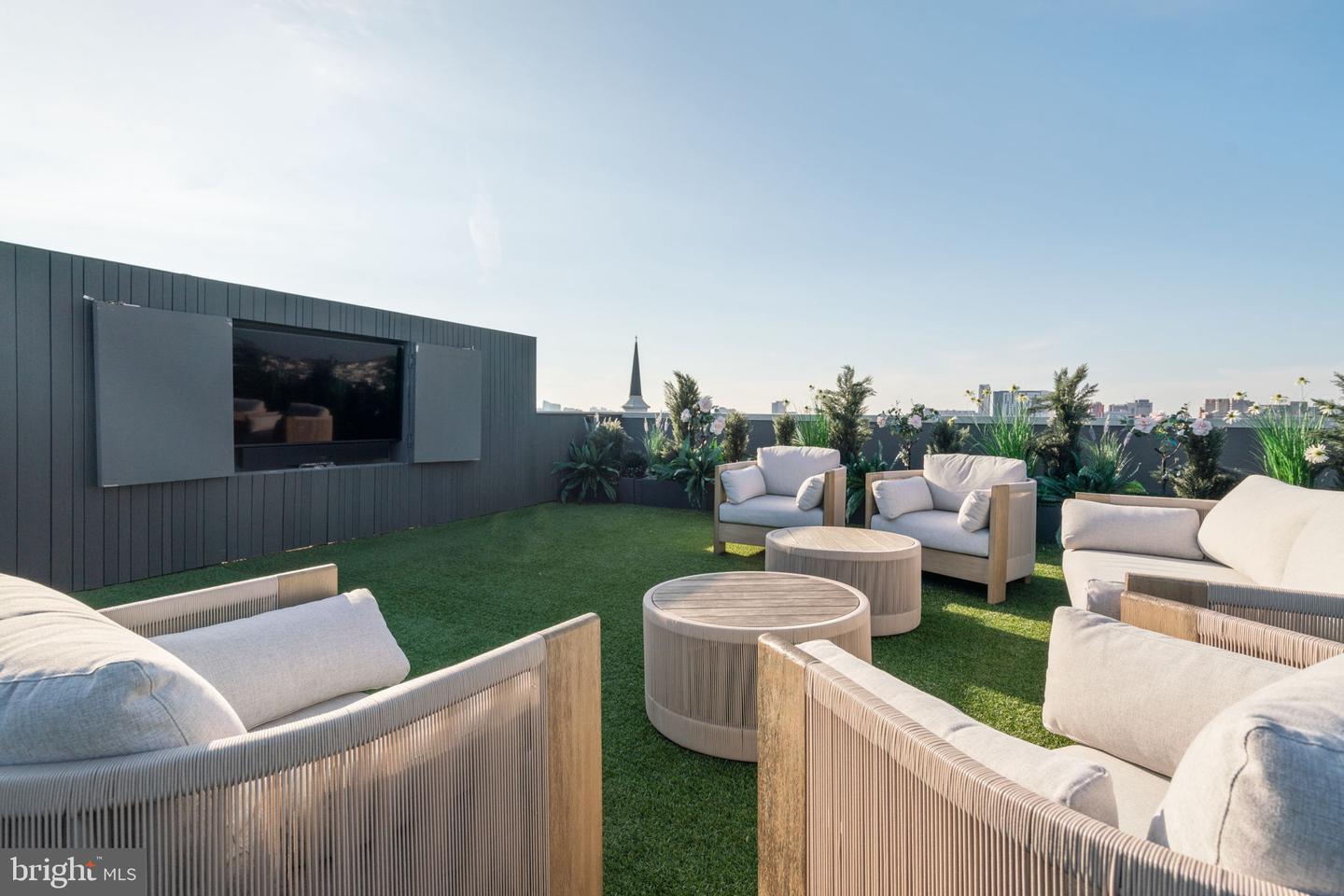 1775 N American St #studio Property Photo 23