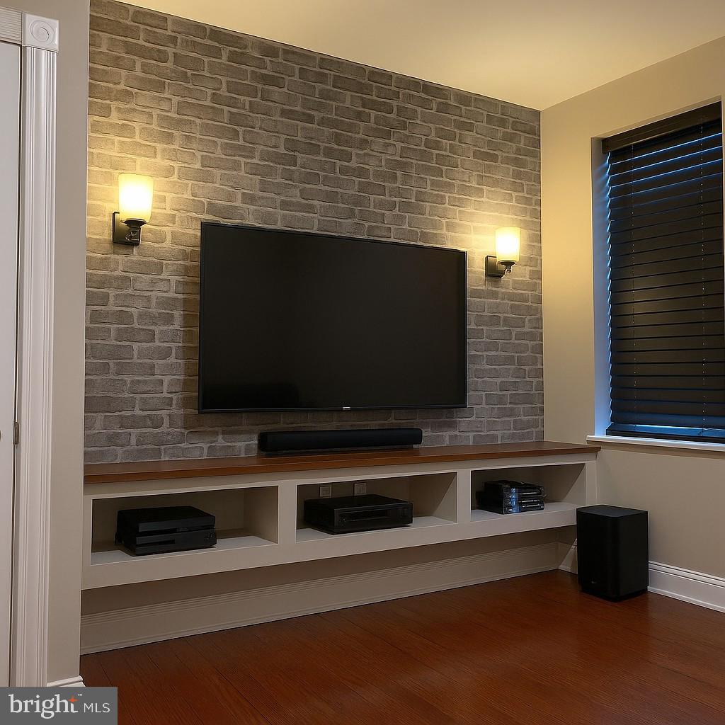 2634 Sears St Property Photo 6