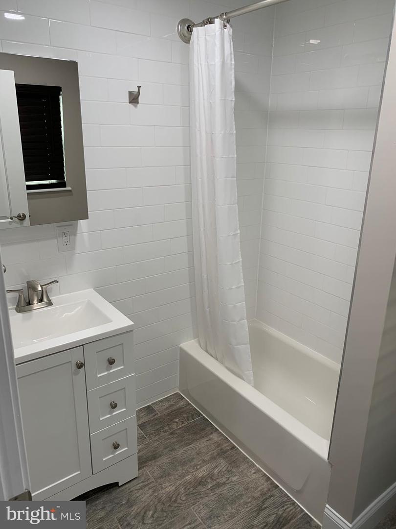 2634 Sears St Property Photo 18
