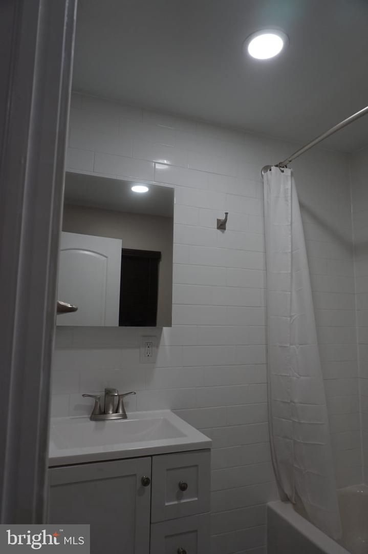 2634 Sears St Property Photo 20