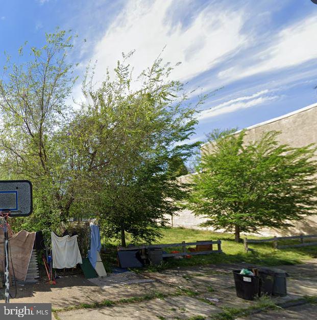 2214 N Lawrence St Property Photo 1