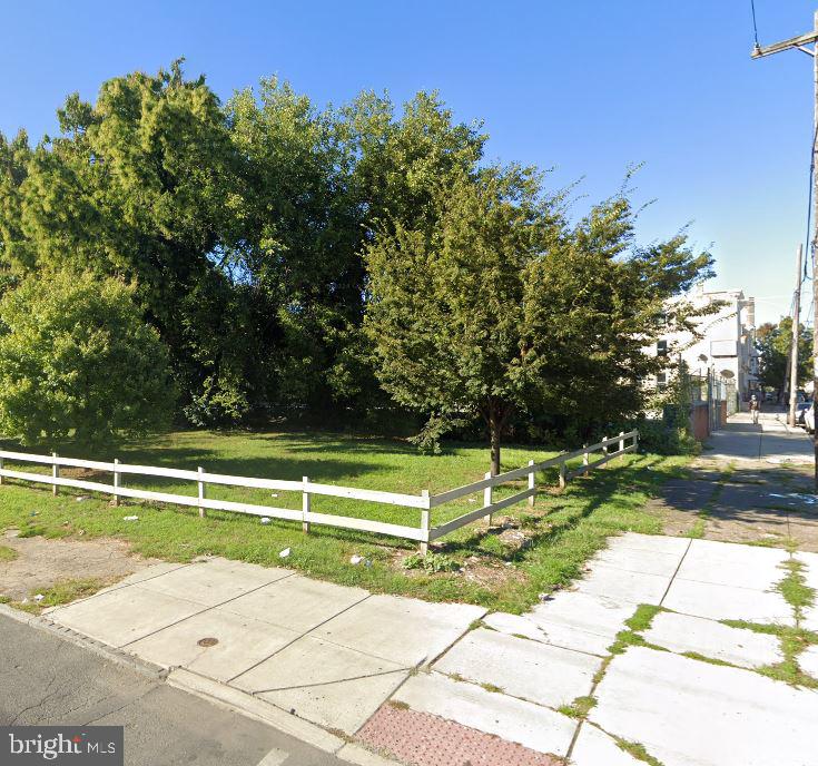 2701 W York St Property Photo 1