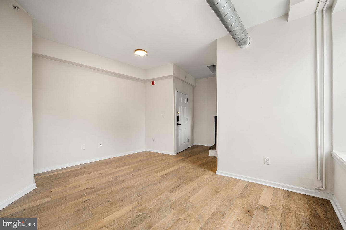 1733 Ridge Ave #r2 Property Photo 3