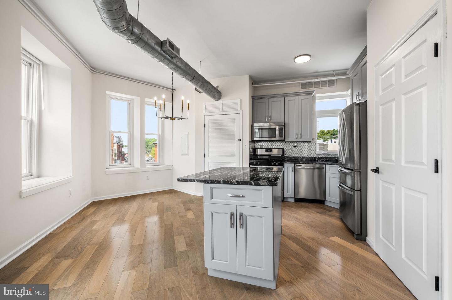 1733 Ridge Ave #r2 Property Photo 7