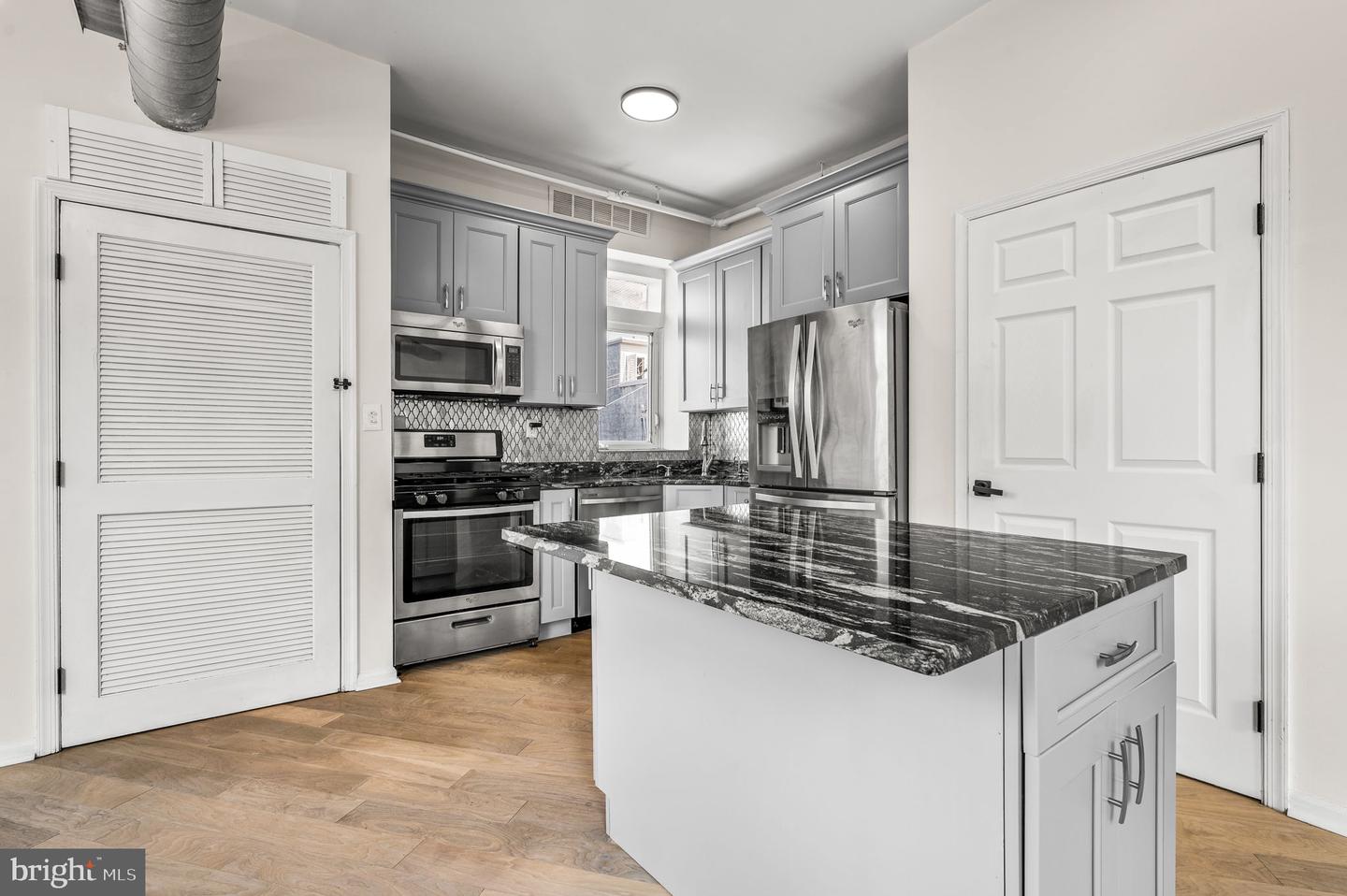 1733 Ridge Ave #r2 Property Photo 8
