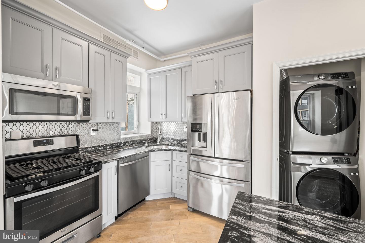 1733 Ridge Ave #r2 Property Photo 9