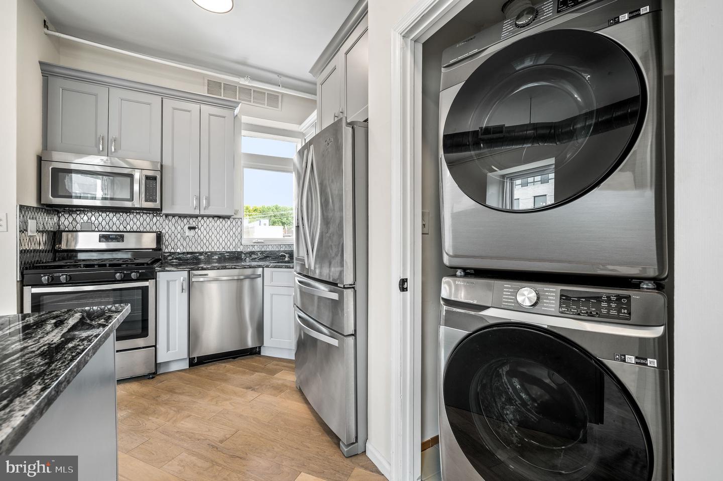 1733 Ridge Ave #r2 Property Photo 10
