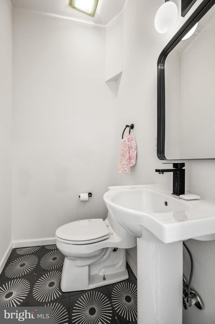 1733 Ridge Ave #r2 Property Photo 11