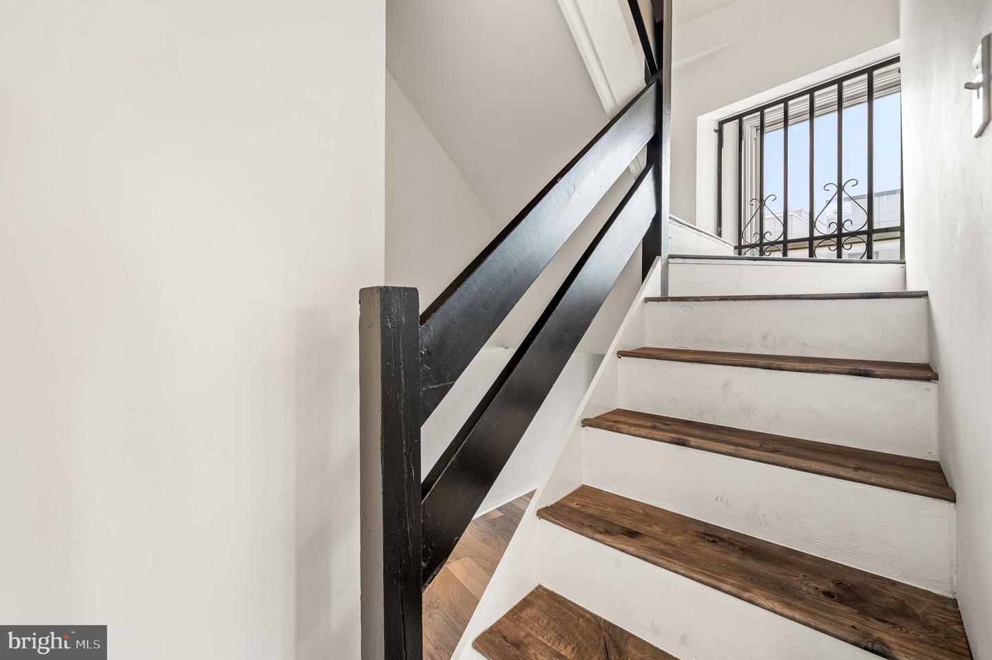 1733 Ridge Ave #r2 Property Photo 12