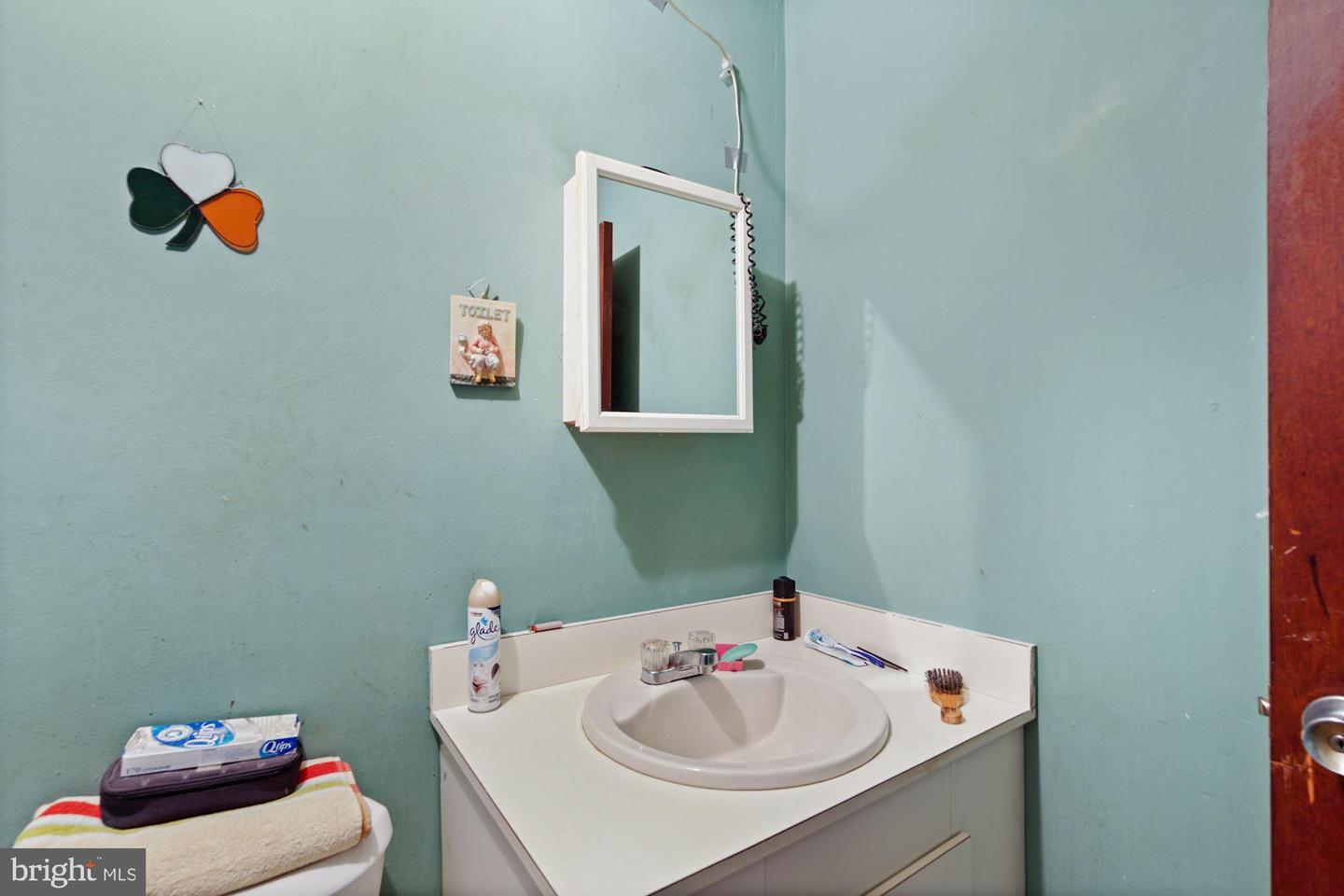 2721 E Allegheny Ave Property Photo 30