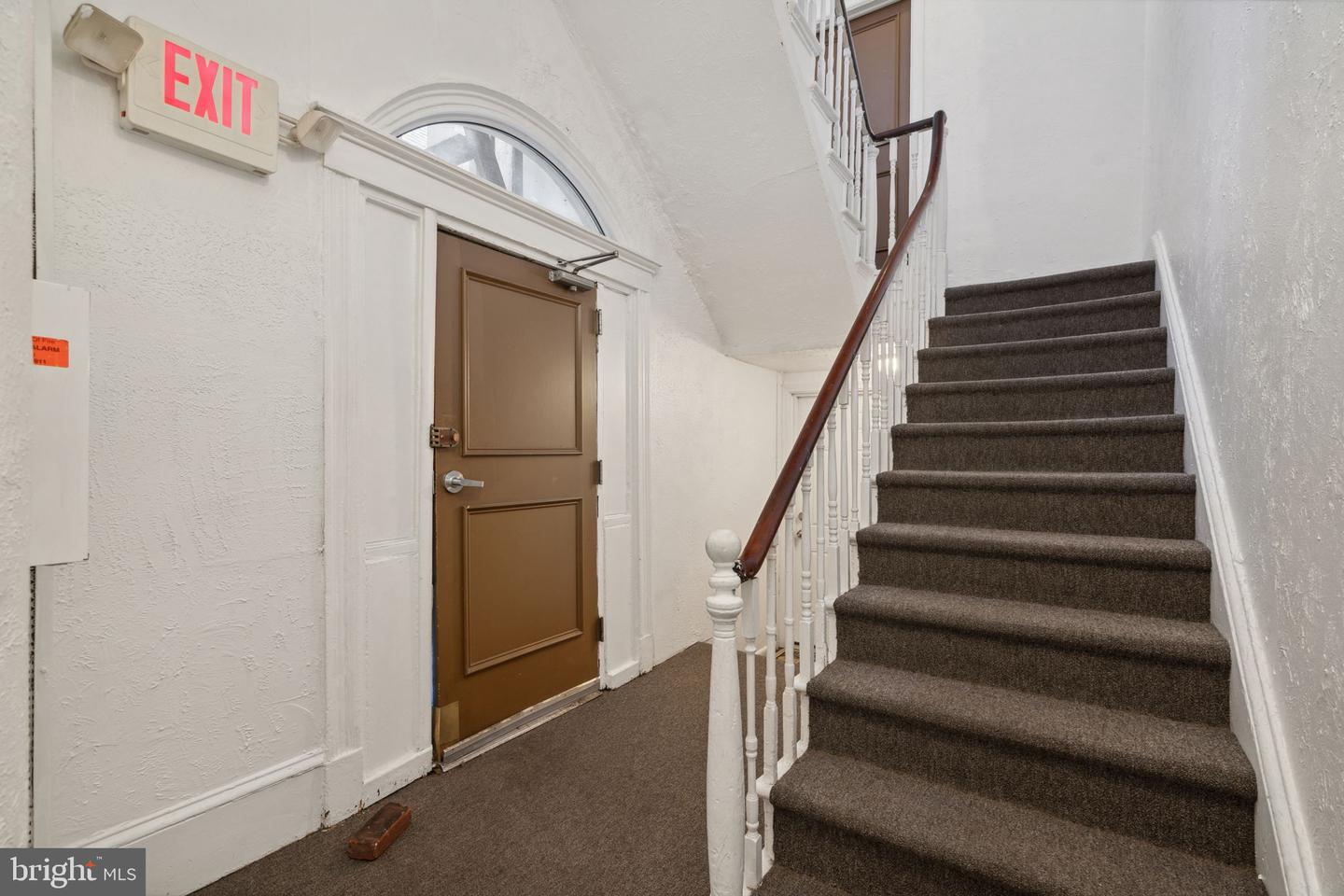 265 S 9th St #3r Property Photo 8