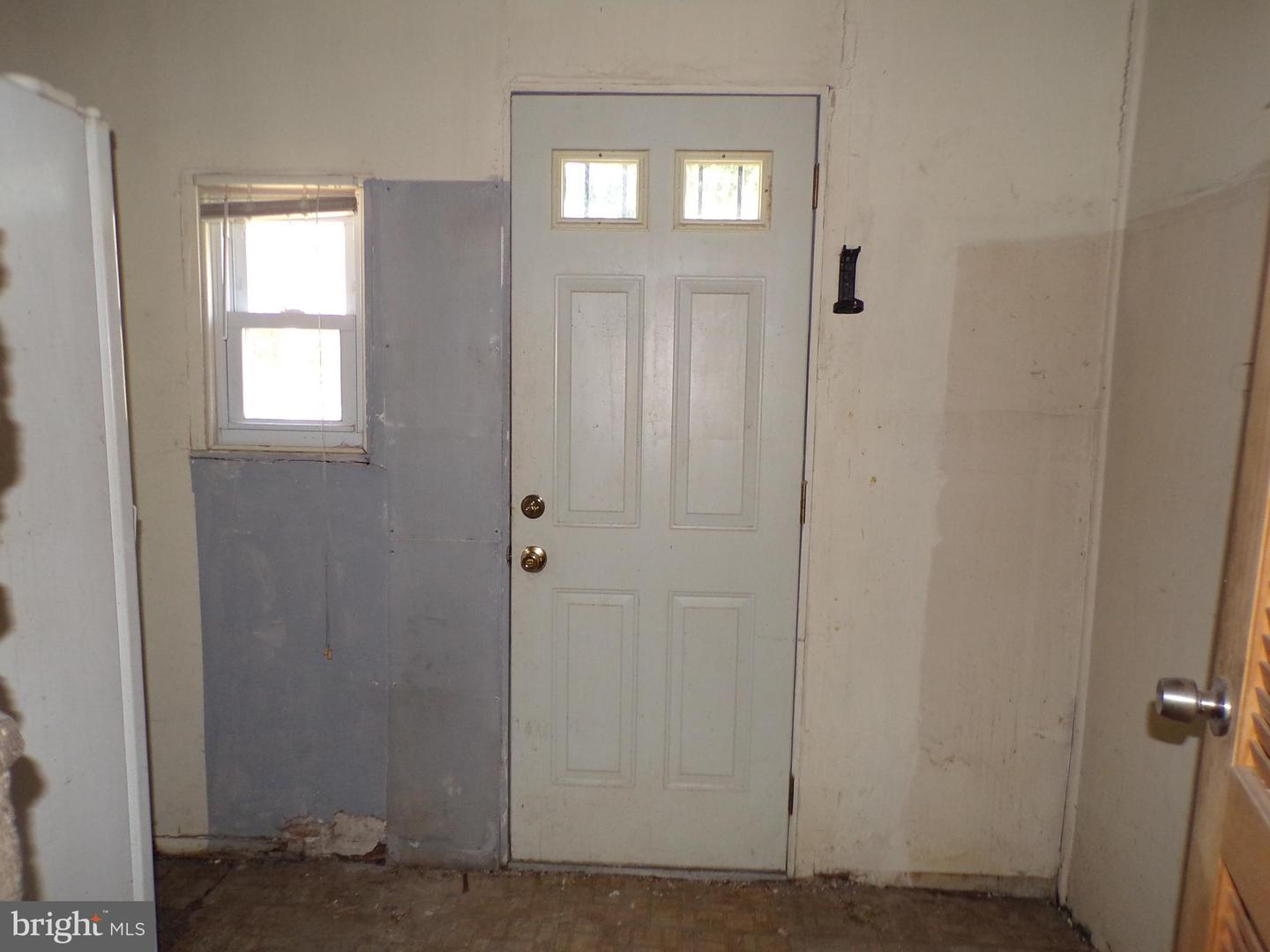 5125 Newhall St Property Photo 10