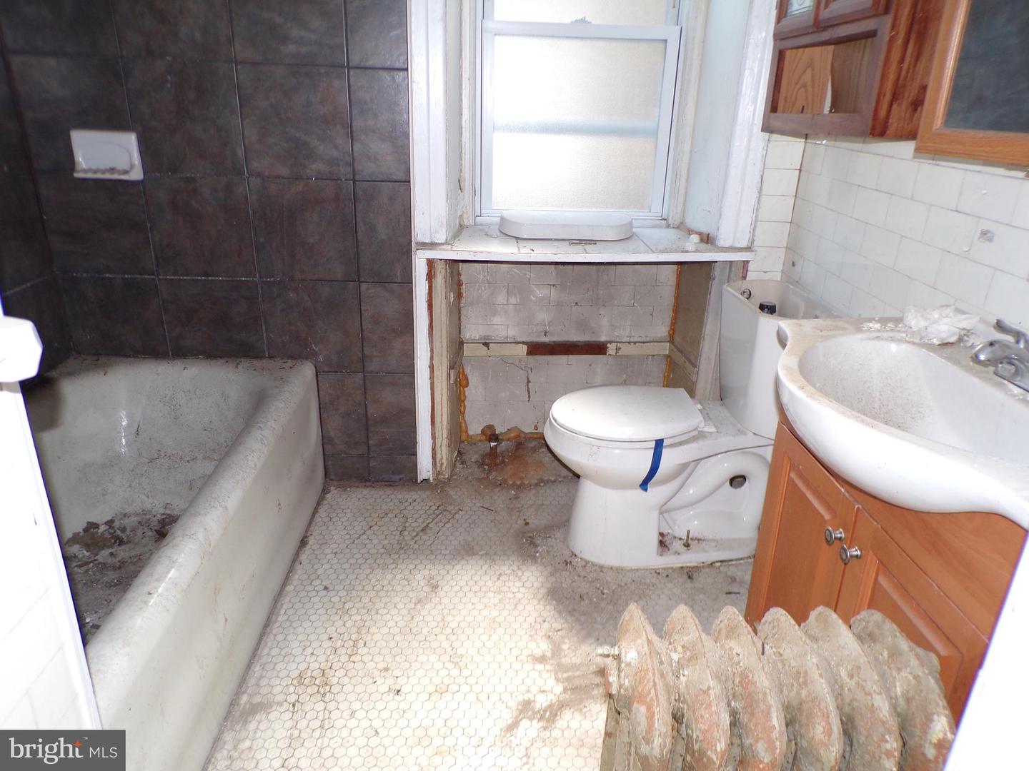 5125 Newhall St Property Photo 14