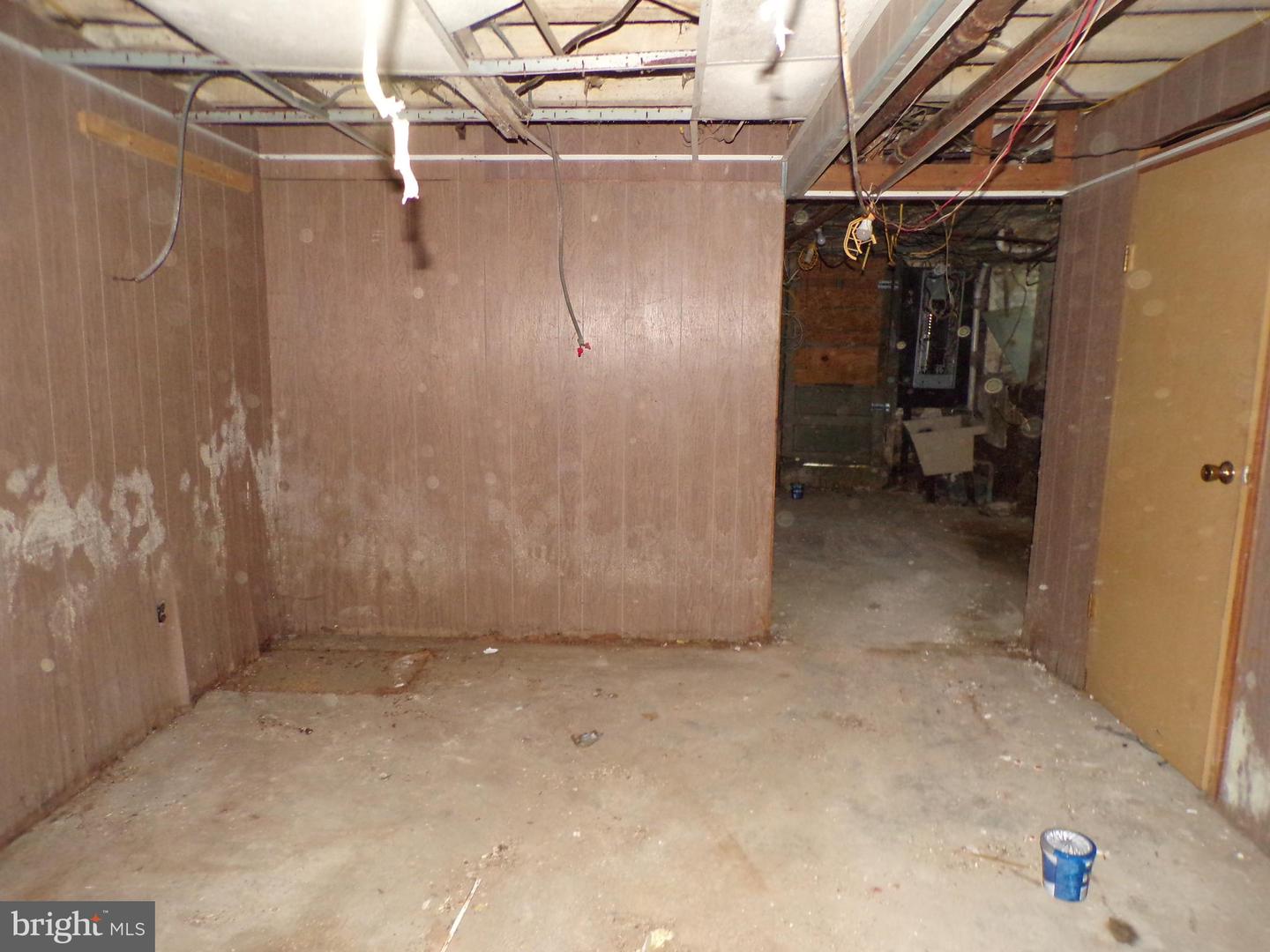 5125 Newhall St Property Photo 19