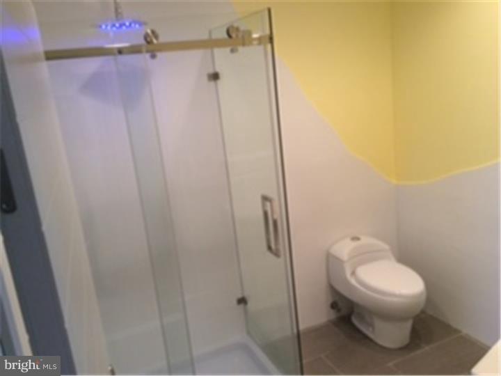800 N 48th St #53 Property Photo 6