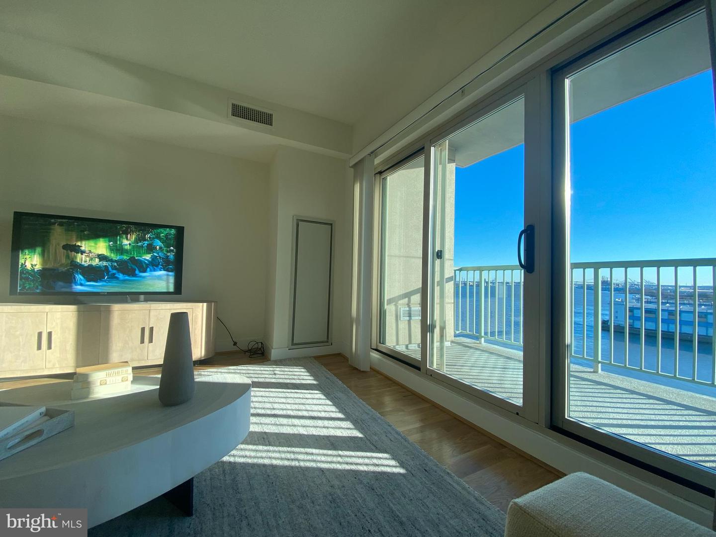 717 S CHRIS COLUMBUS BLVD #915 Property Photo 1