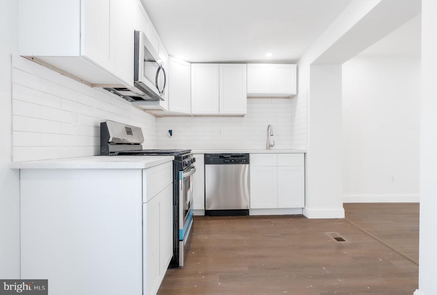 129 Dudley St Property Photo 3
