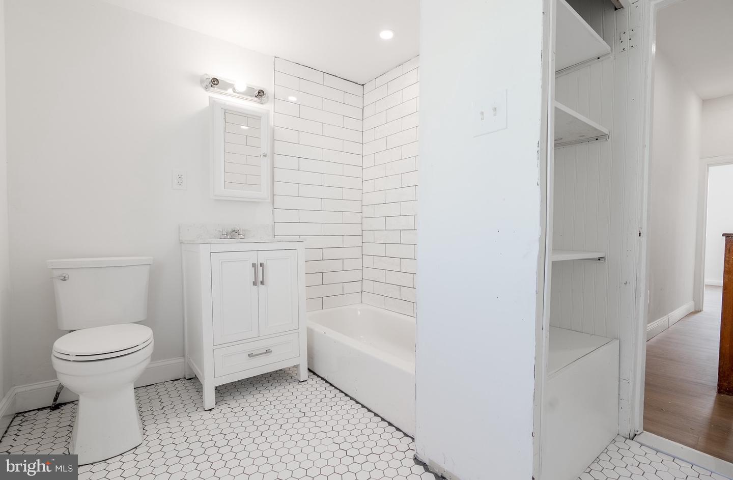 129 Dudley St Property Photo 4