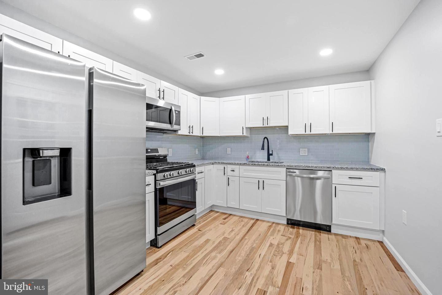 1856 SEPVIVA ST Property Photo 1