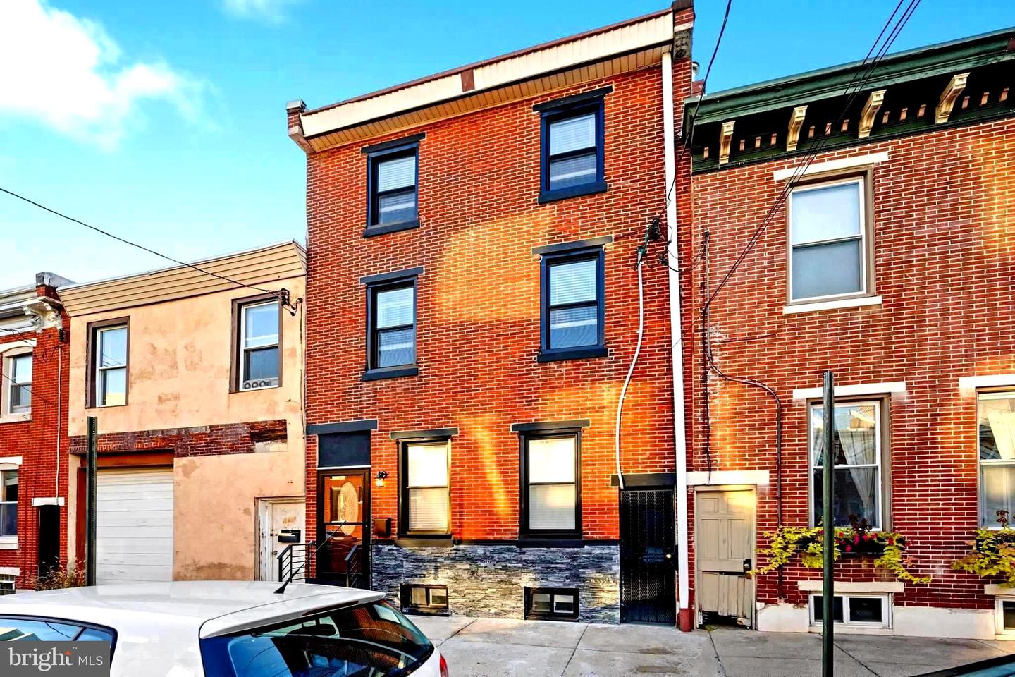 1856 Sepviva St Property Photo 3