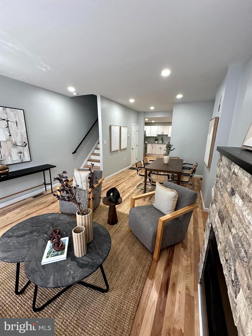 1856 Sepviva St Property Photo 6