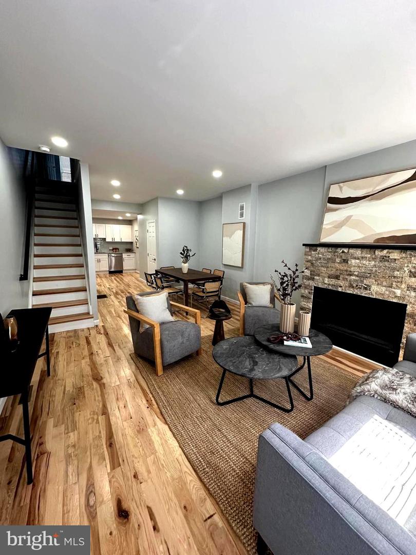 1856 Sepviva St Property Photo 8