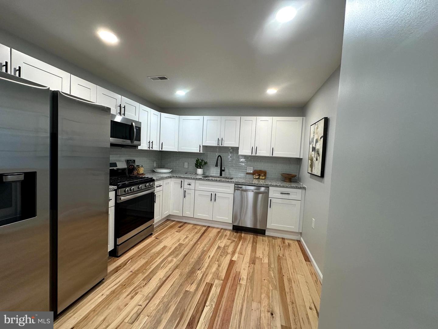 1856 Sepviva St Property Photo 15