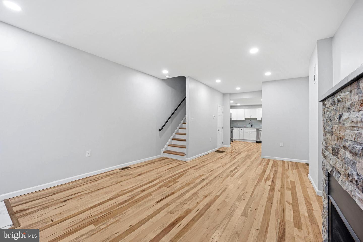 1856 Sepviva St Property Photo 25