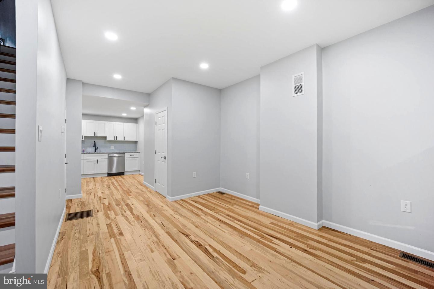 1856 Sepviva St Property Photo 26