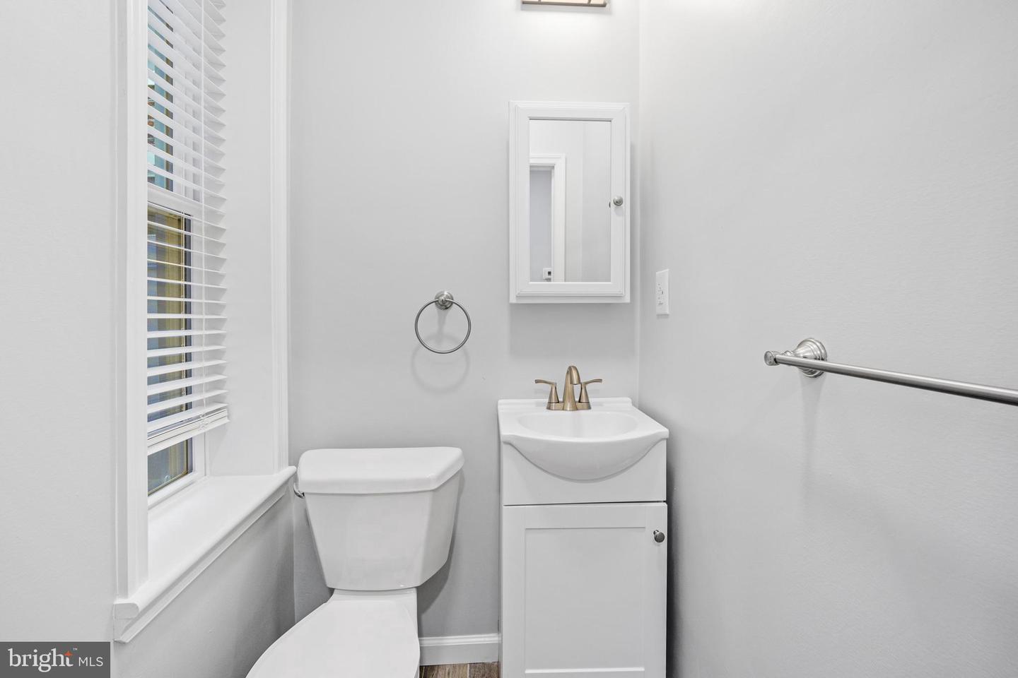 1856 Sepviva St Property Photo 27