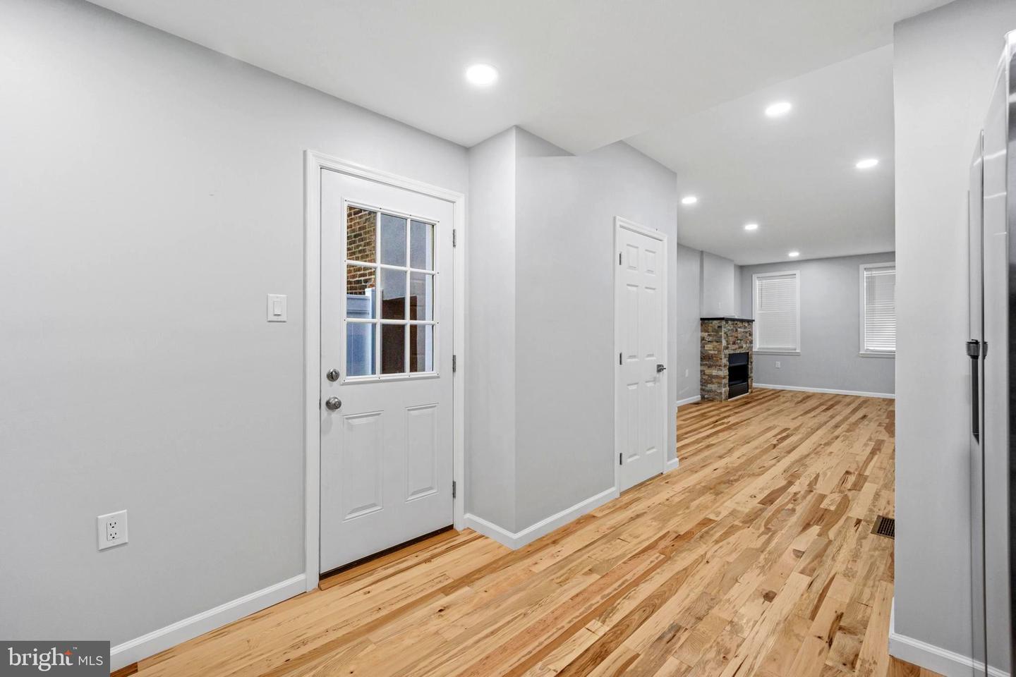 1856 Sepviva St Property Photo 30
