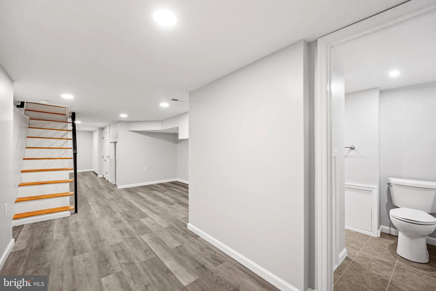1856 Sepviva St Property Photo 45