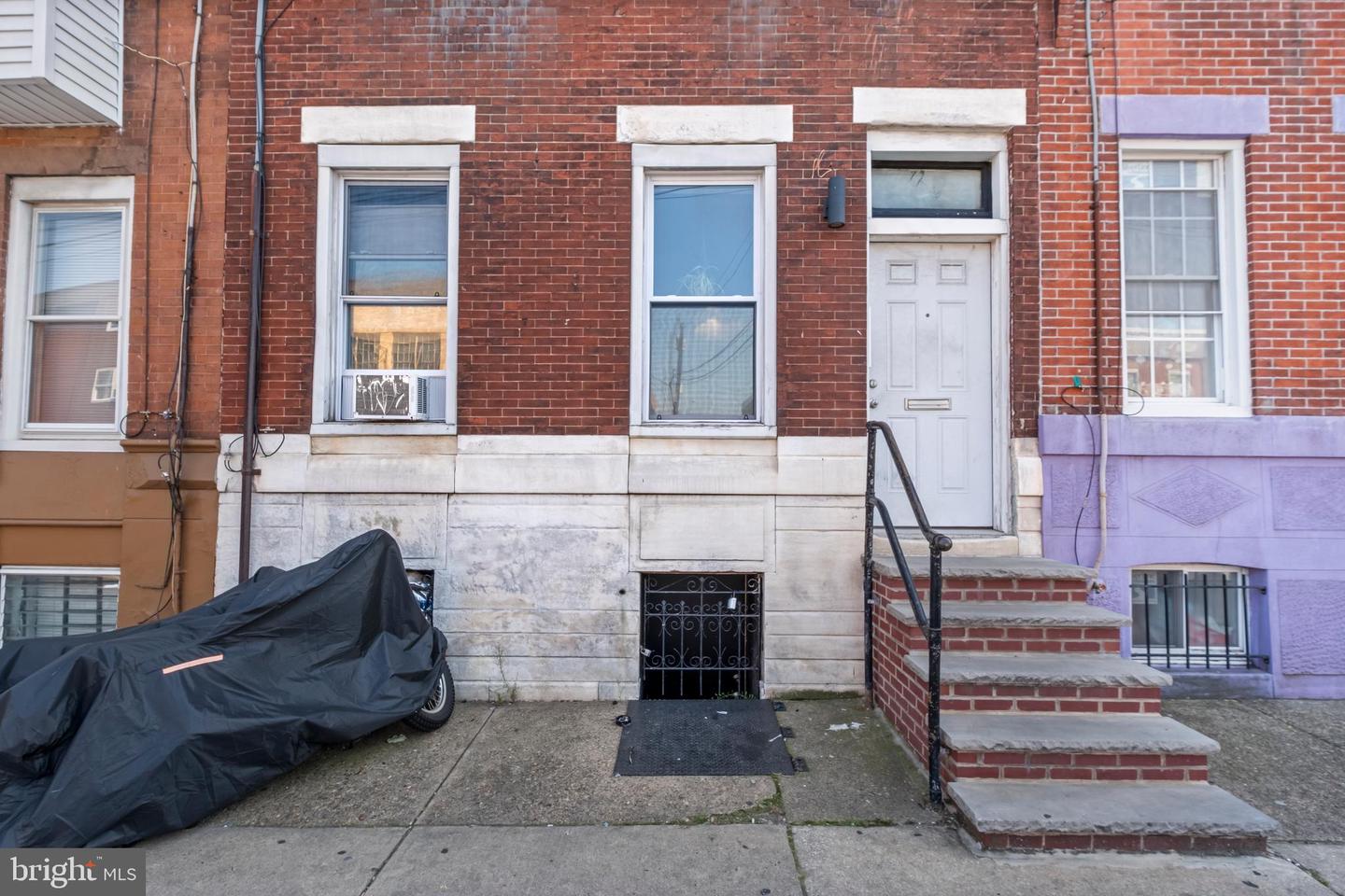 914 SNYDER AVE Property Photo 1