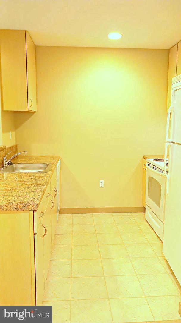 815-37 Arch St #219 Property Photo 7