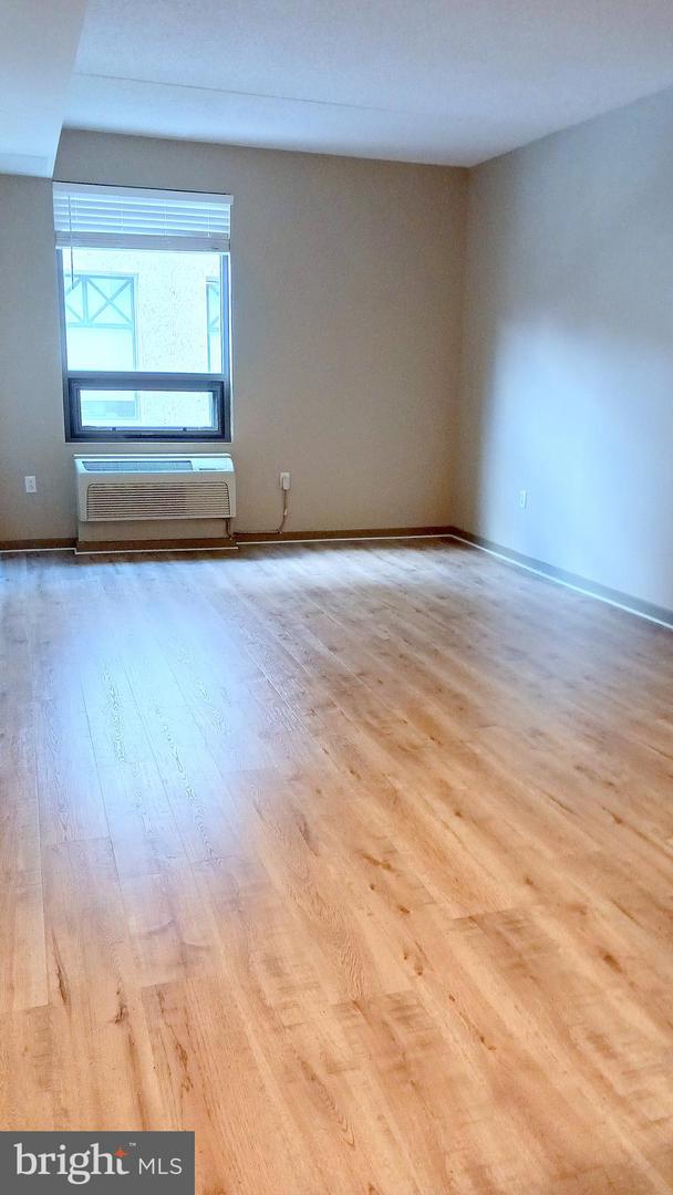 815-37 Arch St #219 Property Photo 11
