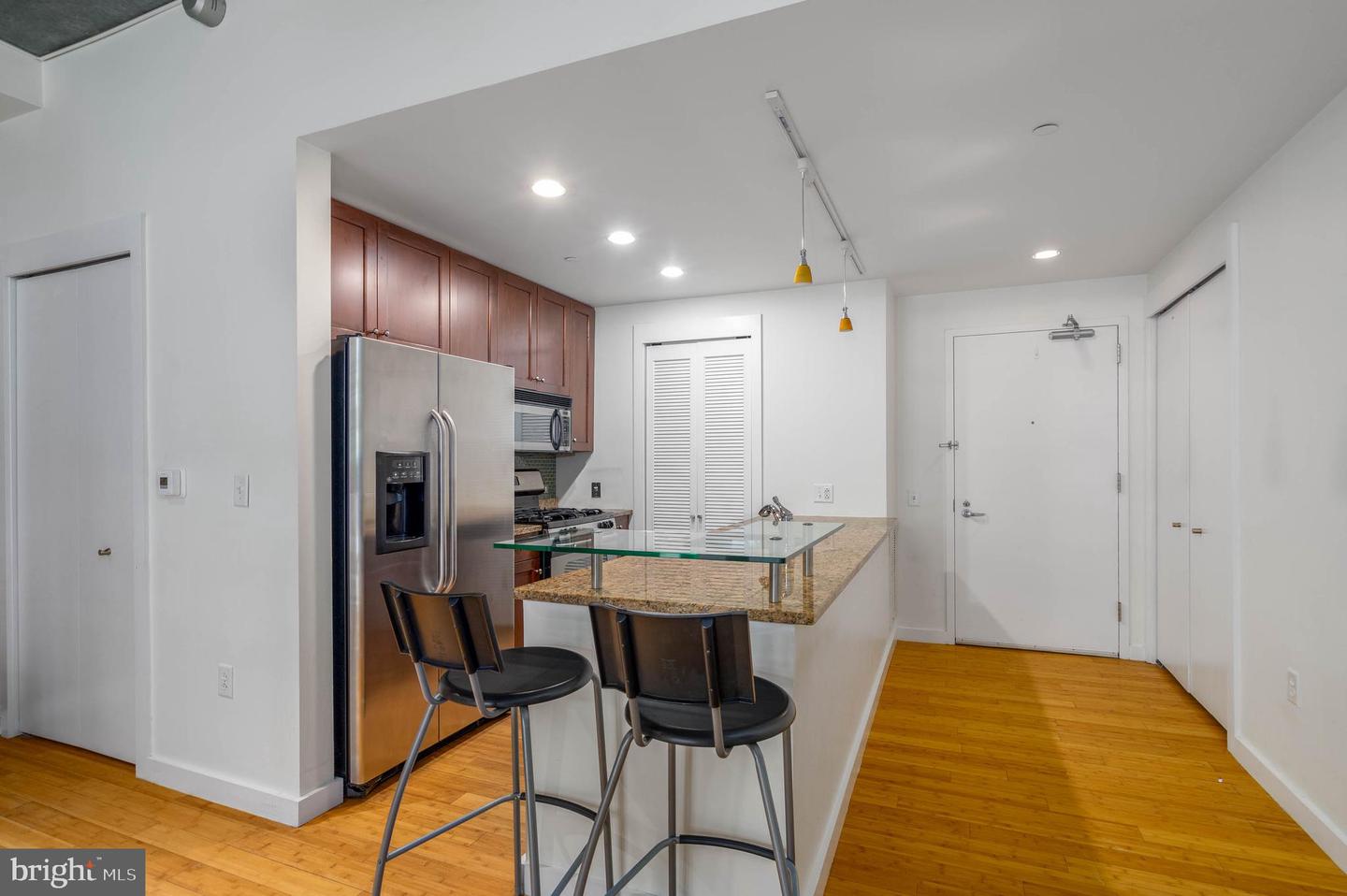 319 Vine St #108 Property Photo 3