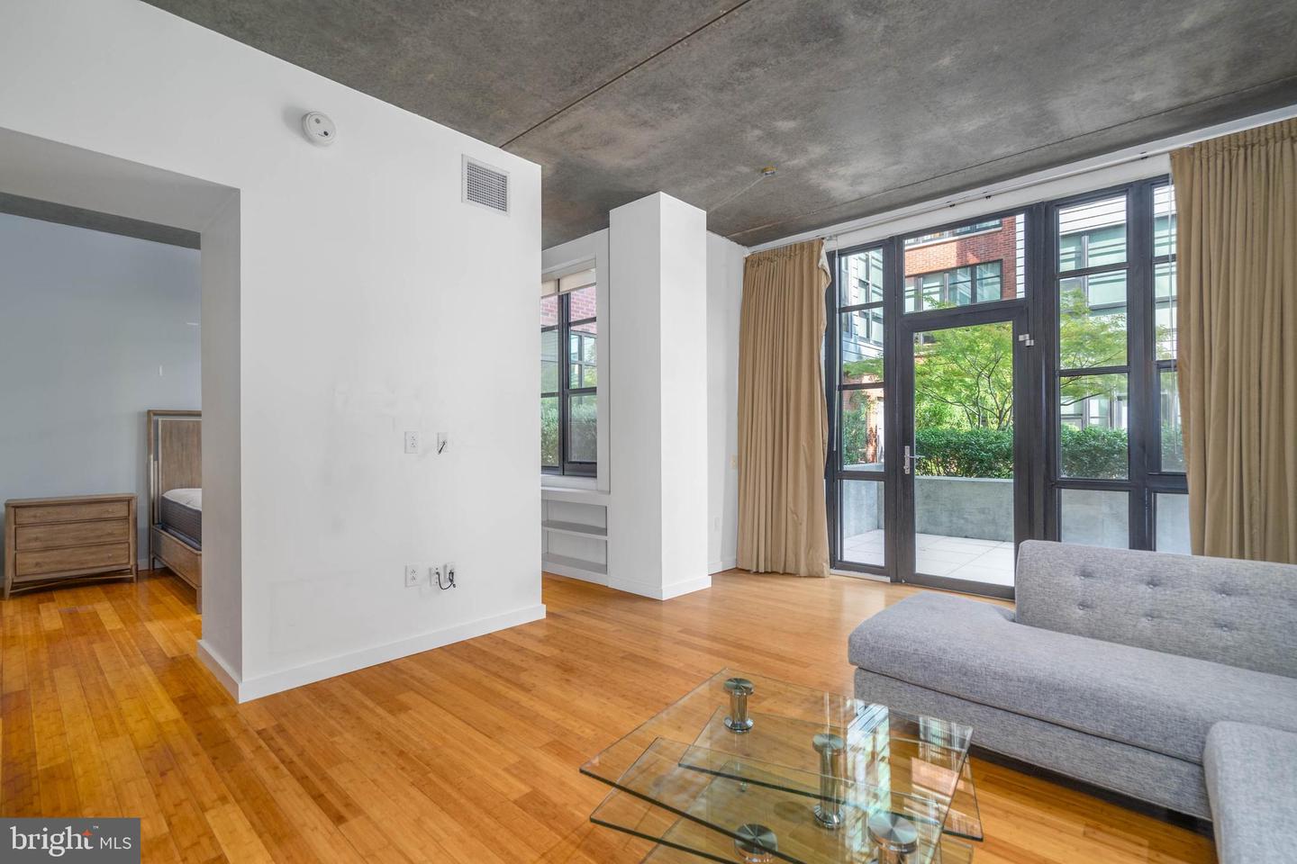 319 Vine St #108 Property Photo 6