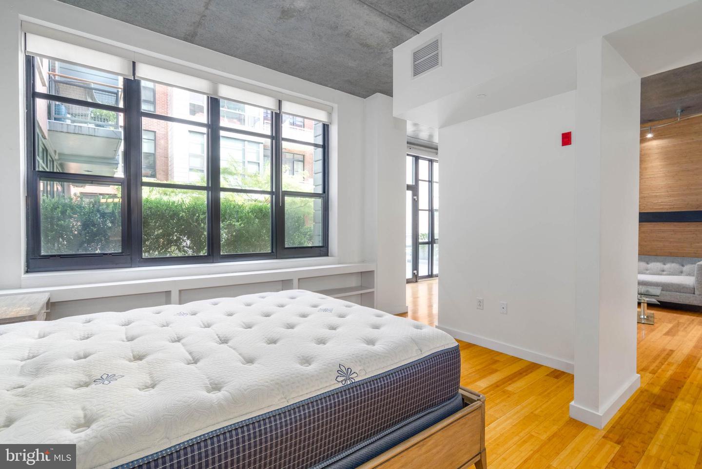 319 Vine St #108 Property Photo 16