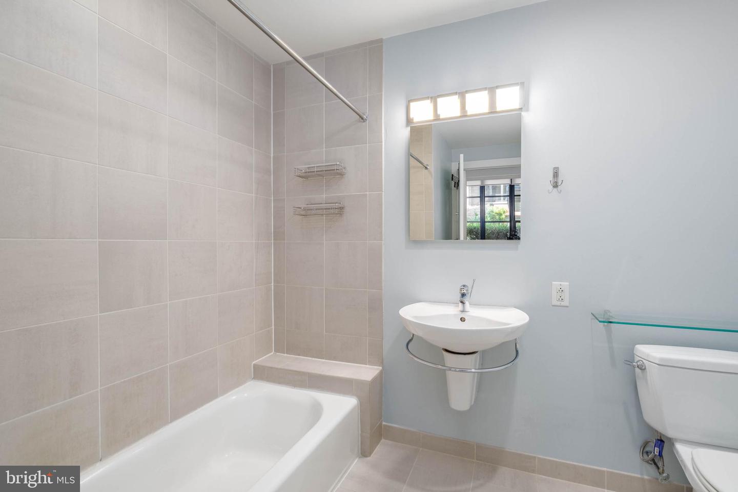 319 Vine St #108 Property Photo 19