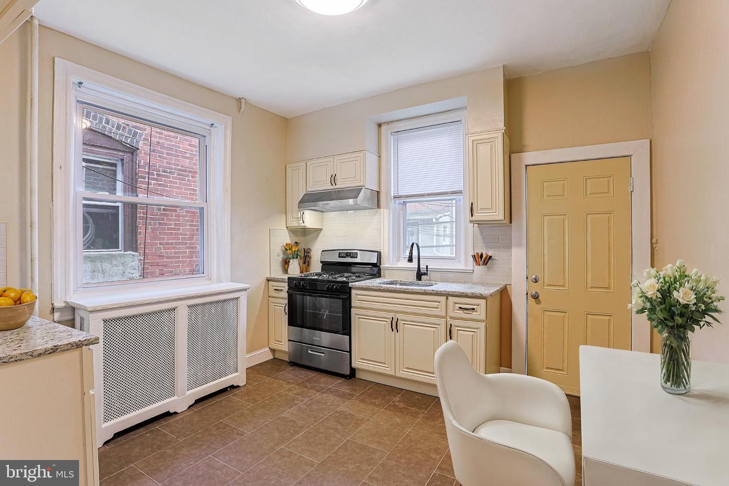 5745 Hazel Ave Property Photo 4