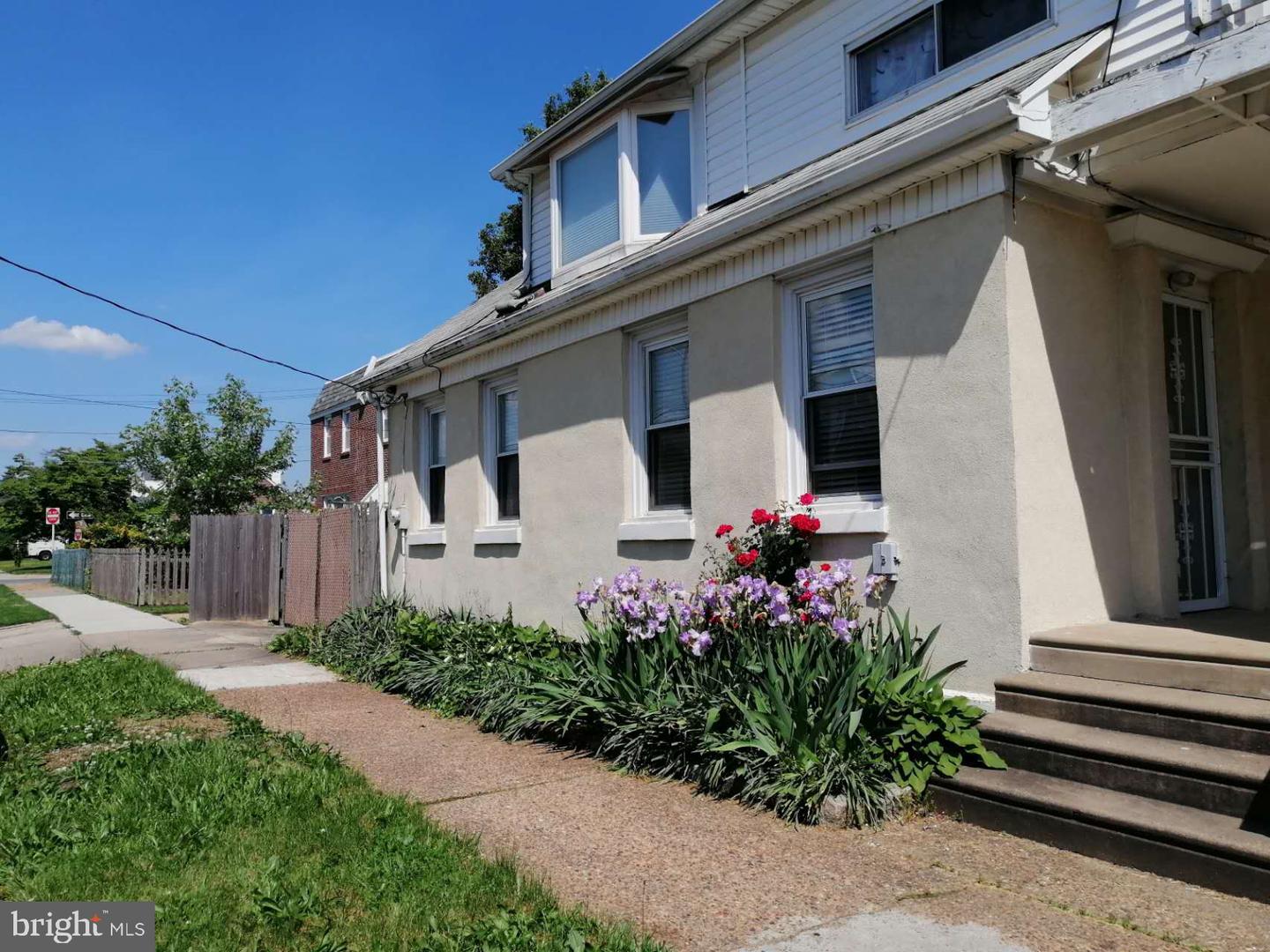 8005 Large St Property Photo 1