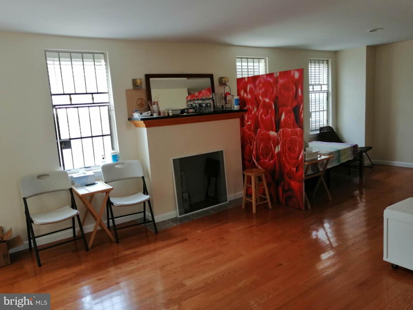 8005 Large St Property Photo 6