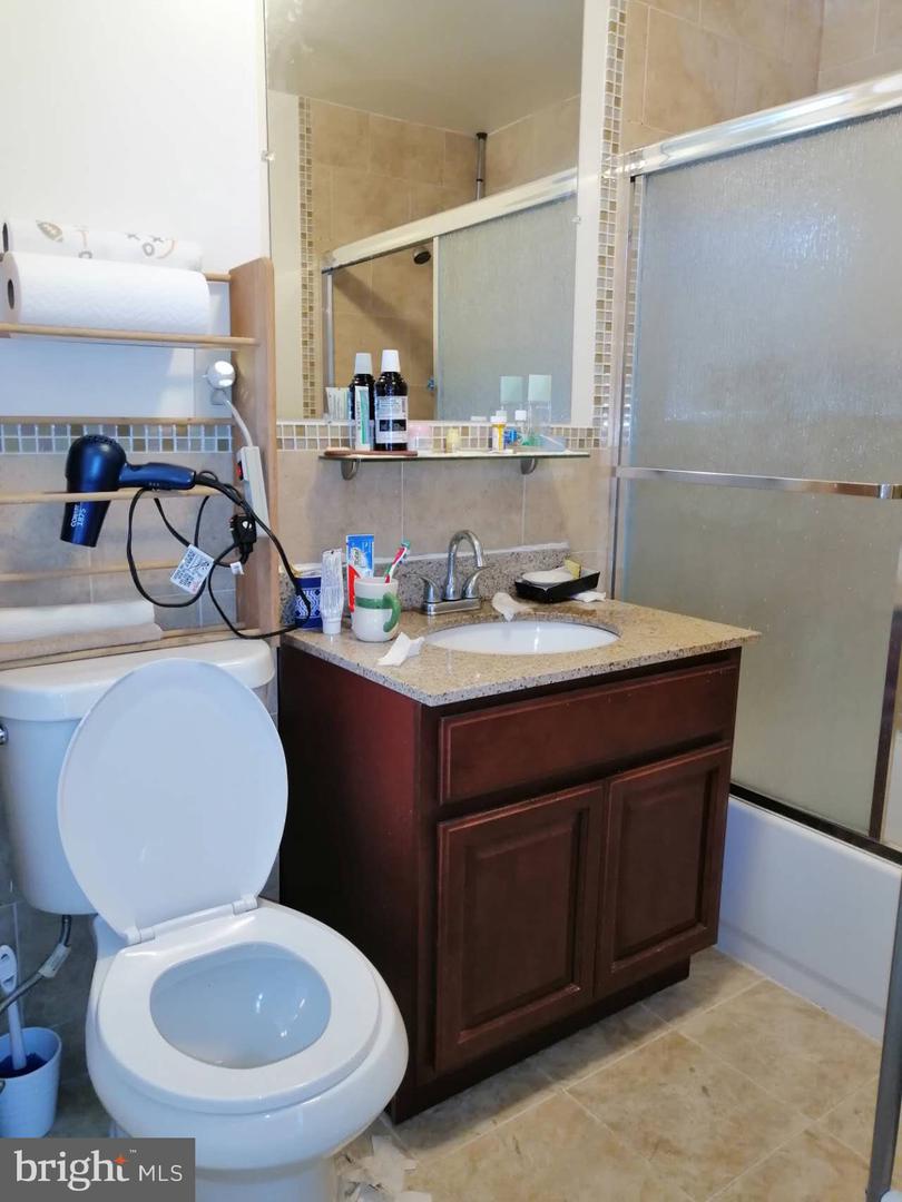 8005 Large St Property Photo 10