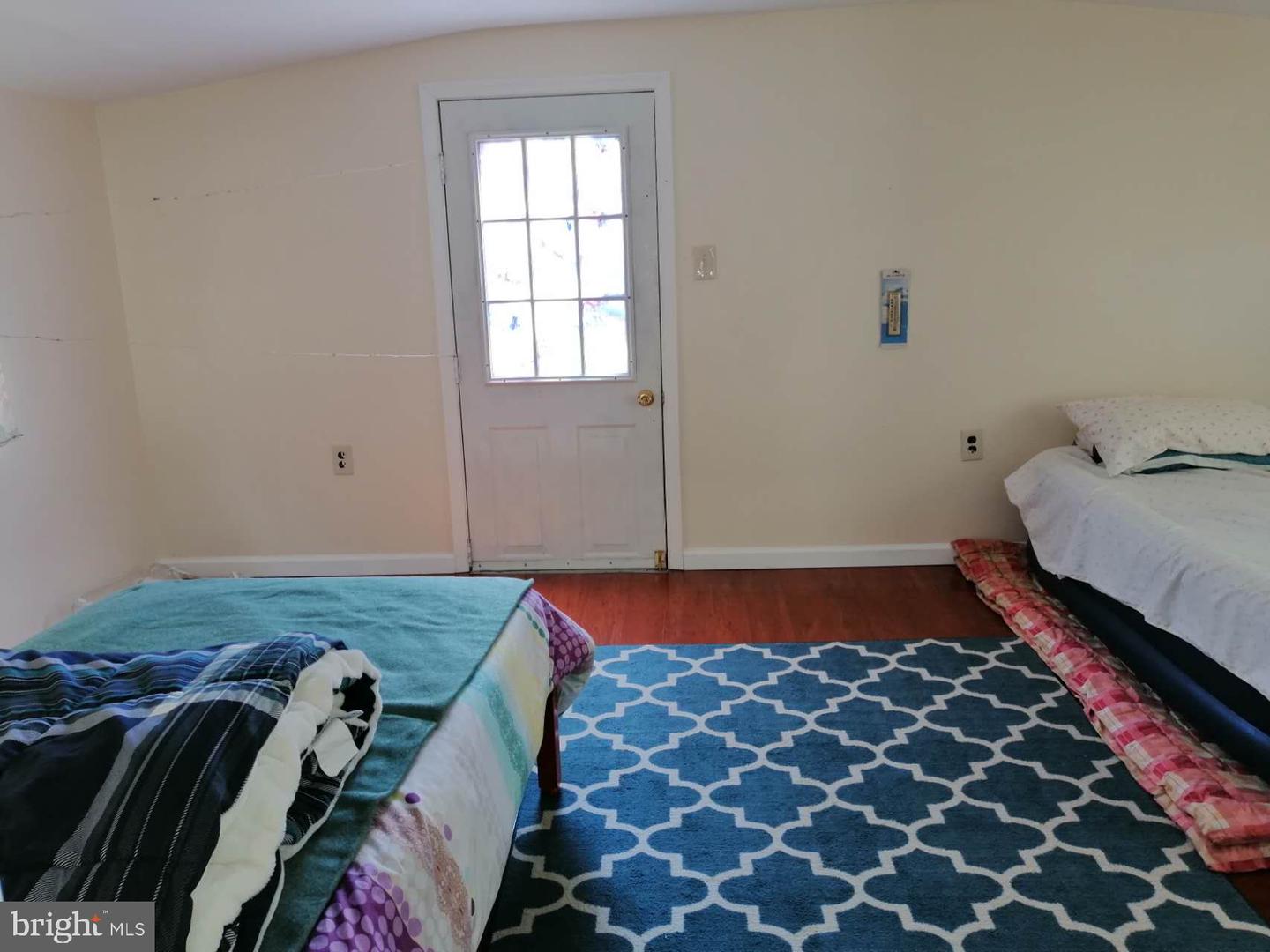 8005 Large St Property Photo 12