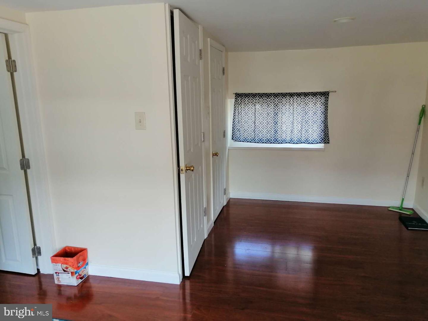 8005 Large St Property Photo 14