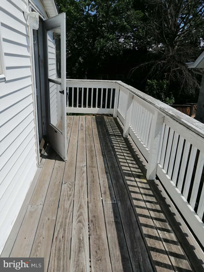 8005 Large St Property Photo 25