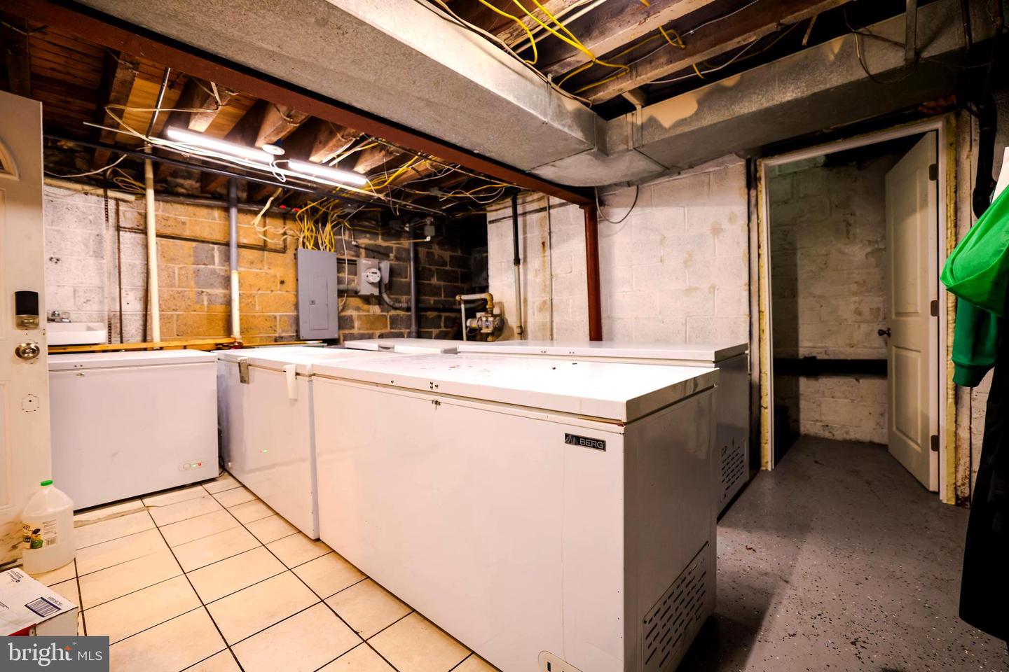 10182 Bustleton Ave Property Photo 16